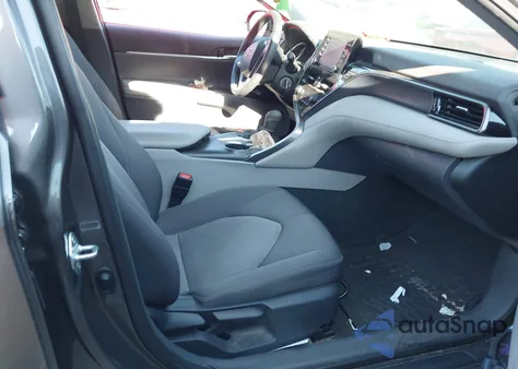 2024 Toyota Camry Le z USA, uszkodzony, nr VIN 4T1C11AK3RU847743